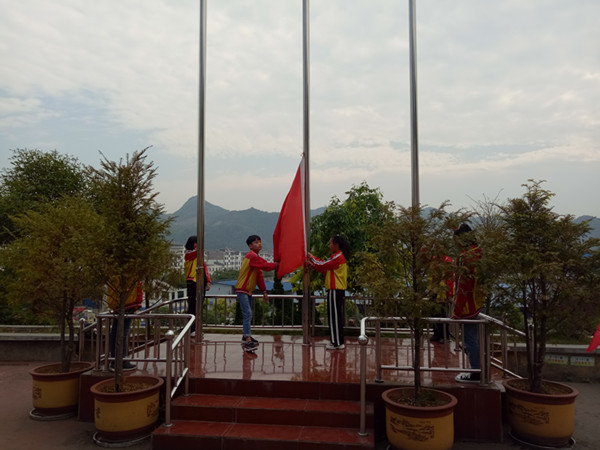 升旗仪式.jpg
