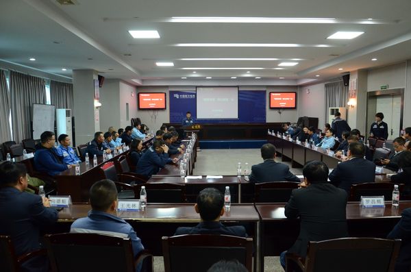 贞丰供电局脱贫攻坚初心故事会演讲现场.jpg