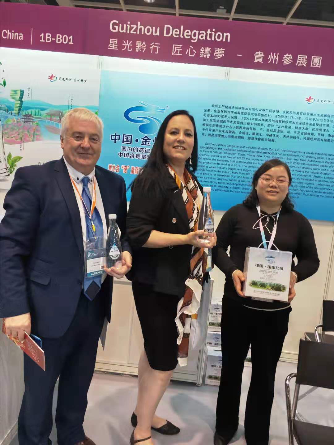 1575813230256021336.jpg 外国朋友喜欢金州龙泉.jpg