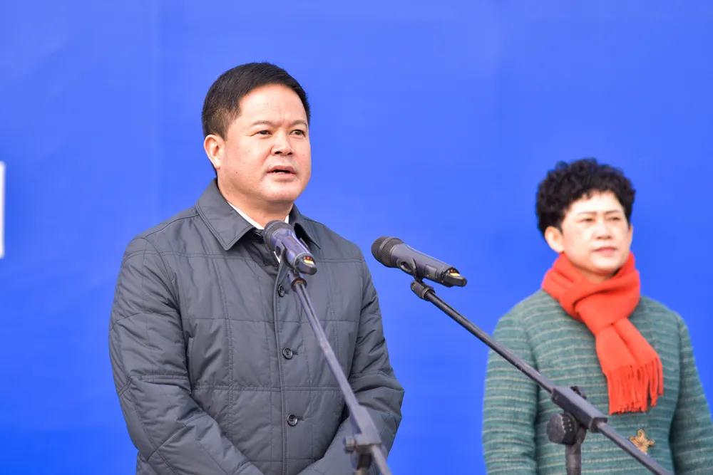 州委书记刘文新宣布开工.jpg