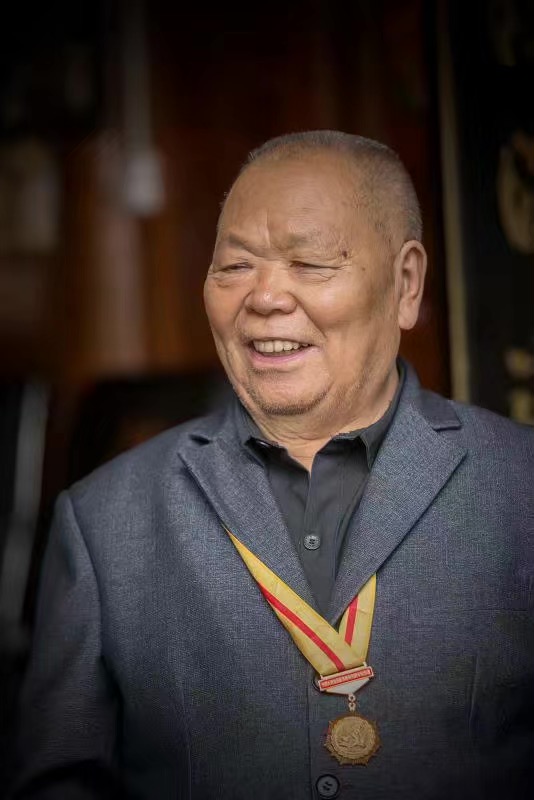 图2.方廷章老人.jpg