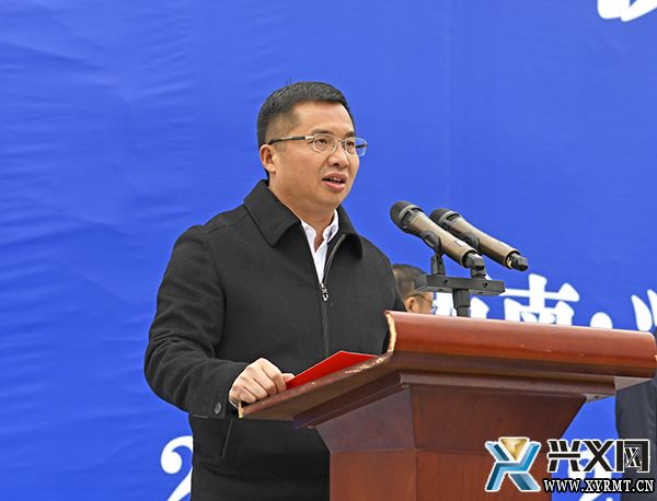 州委常委、市委书记、义龙新区党工委书记顾先林在开工仪式上致辞.jpeg