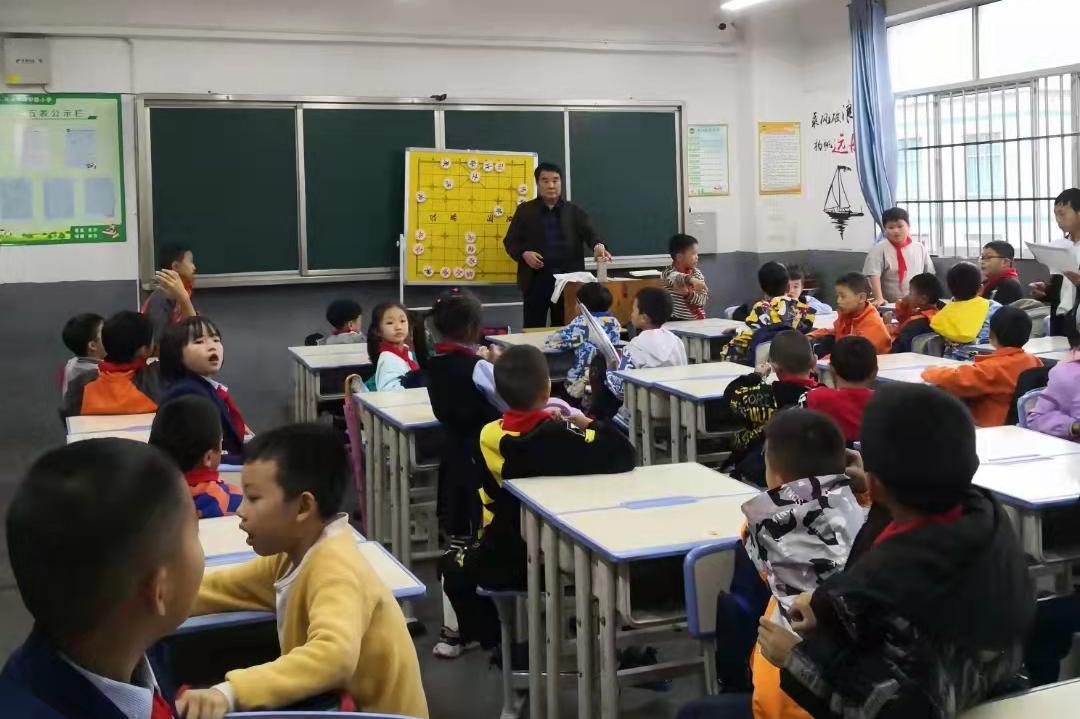 红星路小学象棋教学.jpg