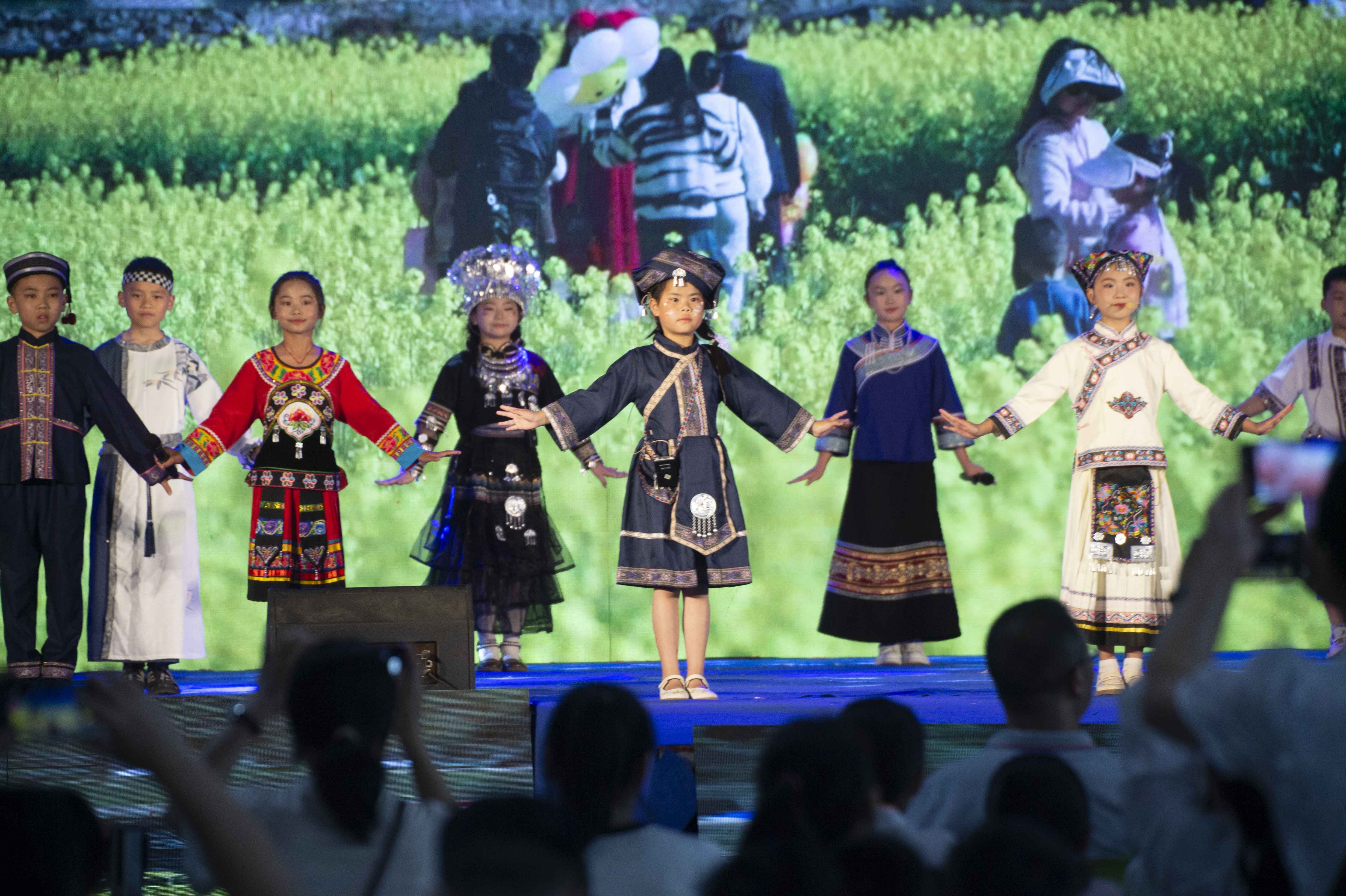 兴义市2024年六一国际儿童节文艺演出（来源：印象黔西南） (30).jpg